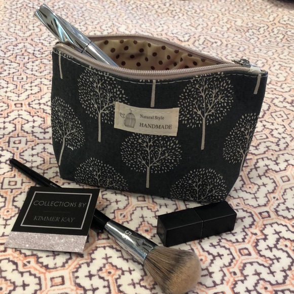 Cosmetic bag - Picture 2 of 2